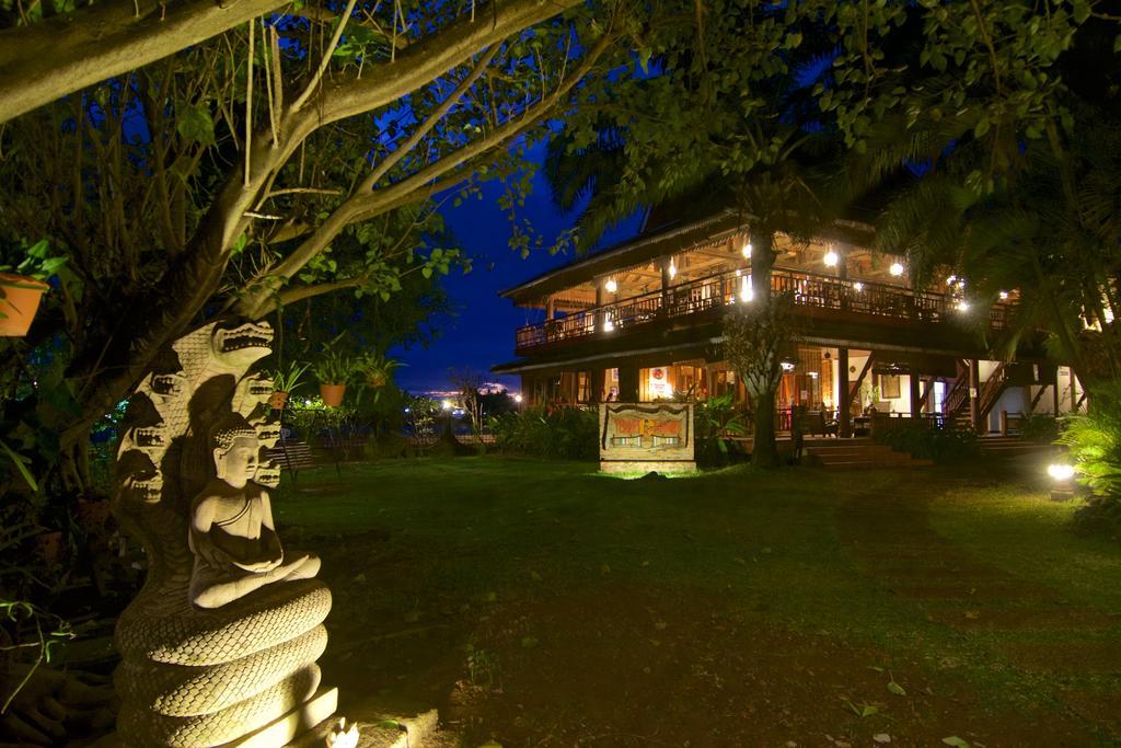Terres Rouges Lodge Banlung Exterior foto